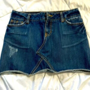 Gap denim mini jean skirt size 1 distressed